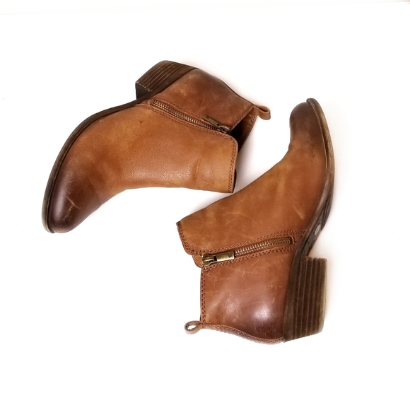 Lucky Brand women's Basel Bootie, Size 7.5 - Picture 2 of 5